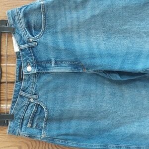 Free Assembly NWT Women's Mid-Rise Wide Hem Barrel Jeans Sz 12 Med Lt Blue Wash